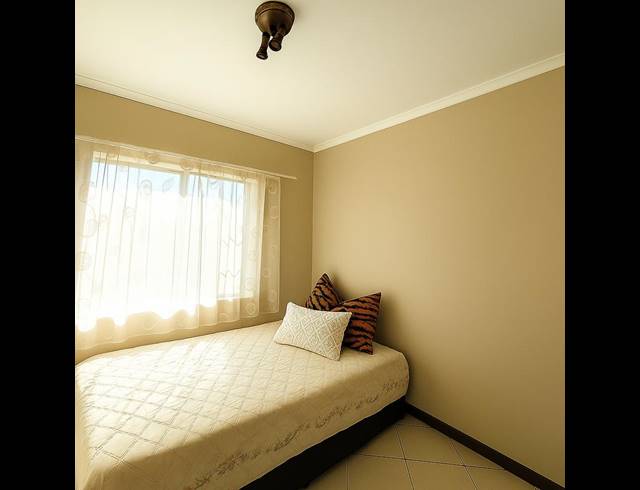 2 BEDROOM PROPERTY TO RENT IN MONAVONI